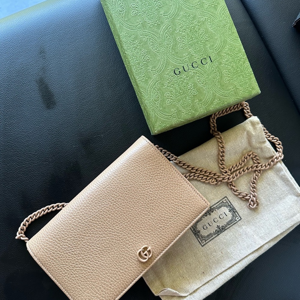 Authentic Gucci new never used !